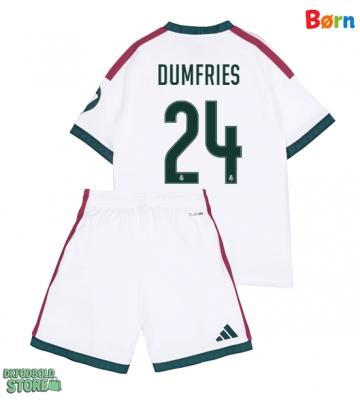 Real Madrid Denzel Dumfries #24 Replika Babytøj Hjemmebanesæt Børn 2026-27 Kortærmet (+ Korte bukser)